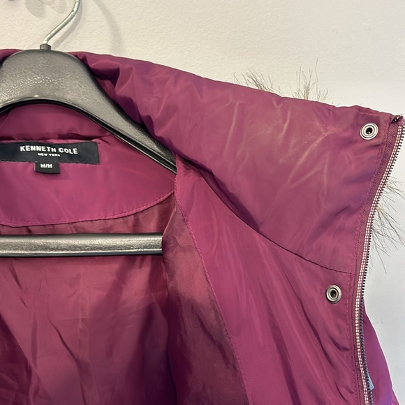 Kenneth Cole women’s burgundy puffer coat size M - Picture 7 of 8